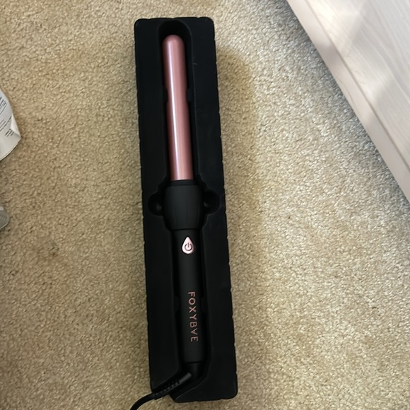 FOXYBAE ROSE GOLD 25mm CURLING WAND - Picture 6 of 6